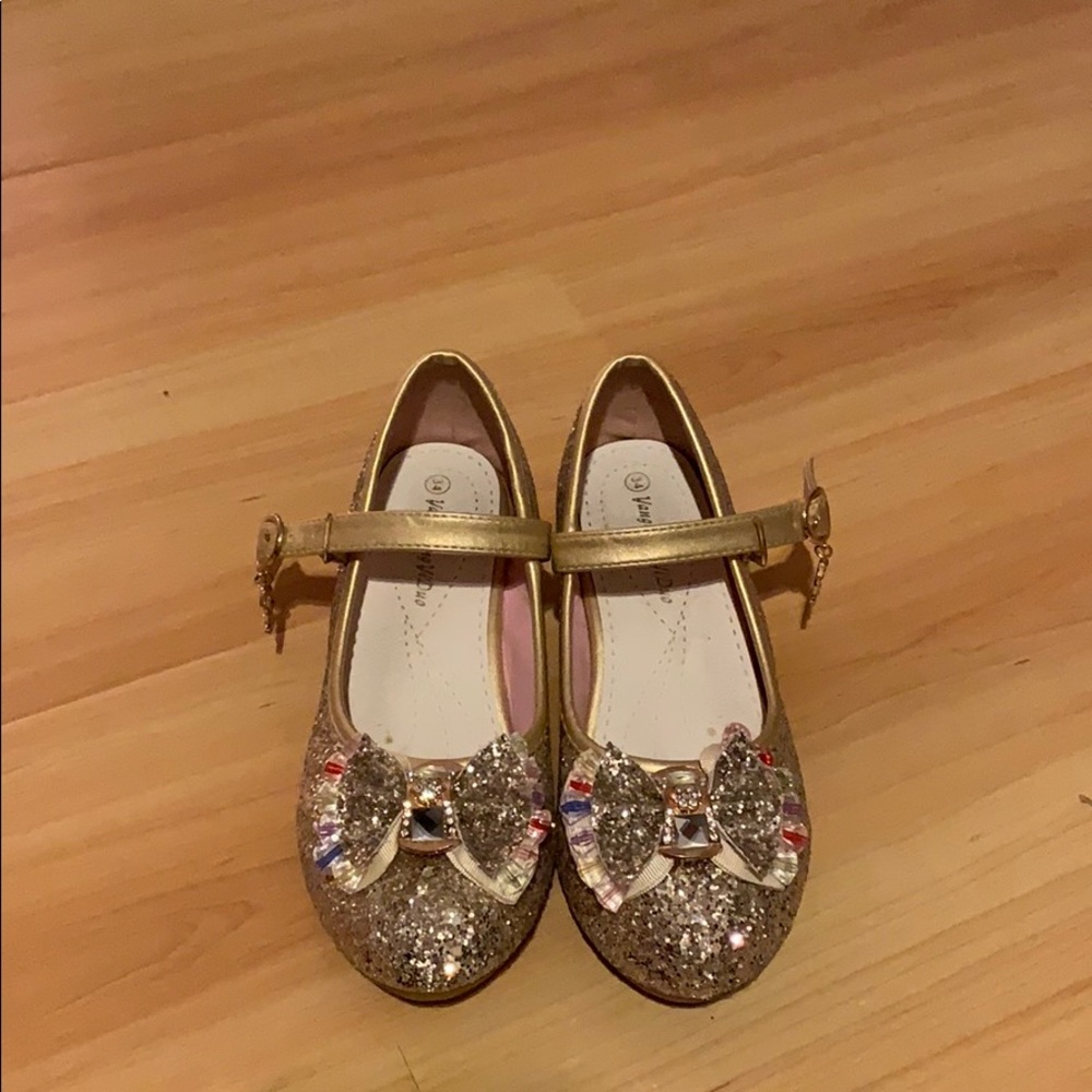 Girls shoes size 34